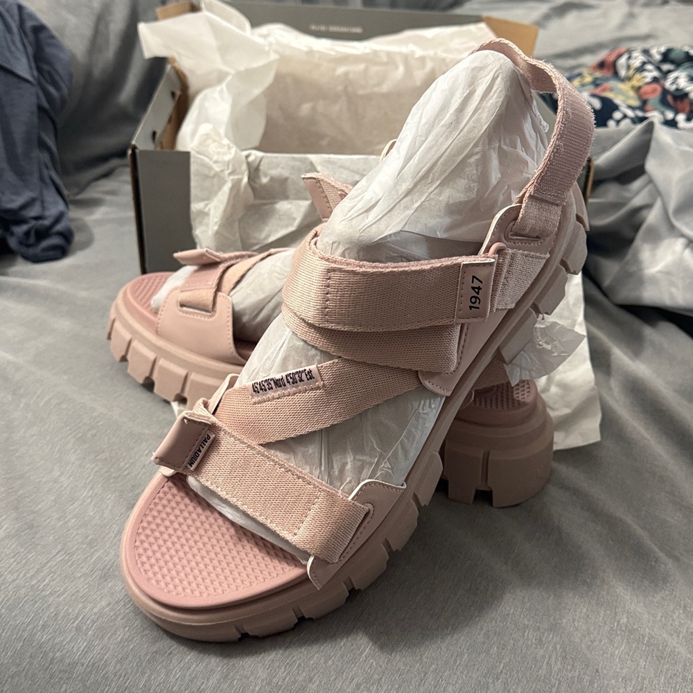 Palladium REVOLT SANDAL MONO women’s size 11 BLUSH PINK